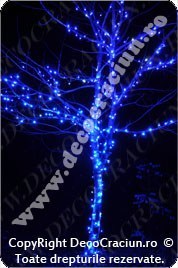 copac decorativ cu leduri albastre pentru exterior