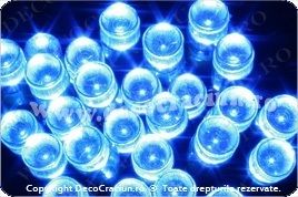 instalatie brad de craciun cu incarcare solara si LED albastru